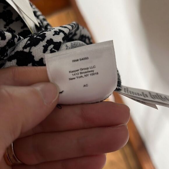 Kasper Womens Blouse Houndstooth Print Half Sleeve Black & White Size Medium NWT - Picture 9 of 10